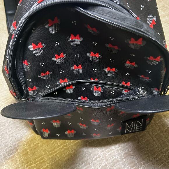 Disney X Danielle Nicole Minnie Mouse Backpack with 3D Ears Black Red‎ Fandom - Picture 8 of 8